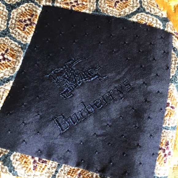 Burberrys Men's Vintage 100% Silk Tie - Picture 5 of 7